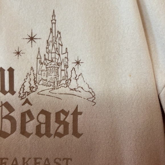 Beauty and the Beast crewneck Château de Beast ✨ - Picture 2 of 5